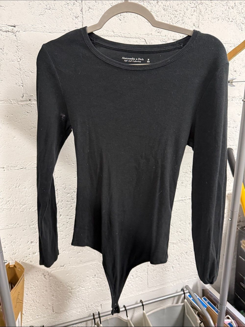 Abercrombie & Fitch Black Long-Sleeve Ribbed Crewneck Bodysuit Size Medium
